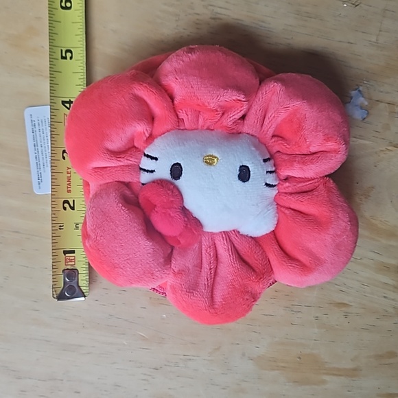 SANRIO HELLO KITTY COIN POUCH - Picture 9 of 11